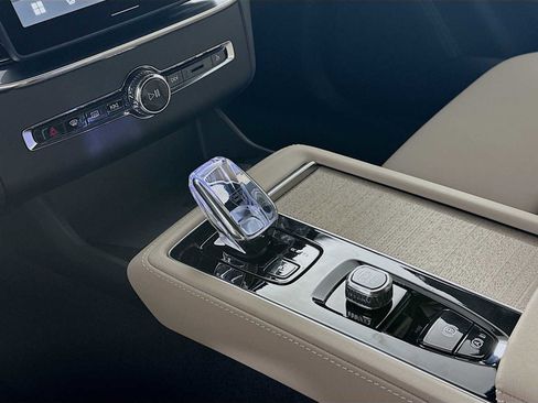 New 2026 Volvo XC90 B6 Plus w/ Protection Package image 15