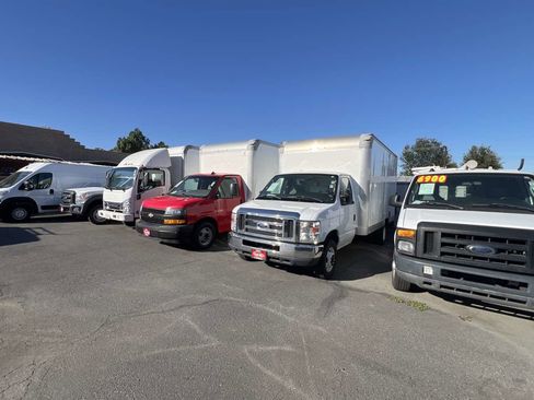 Used 2019 Ford E-350 and Econoline 350 Super Duty image 14