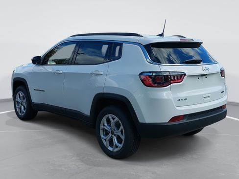 New 2026 Jeep Compass Latitude image 7