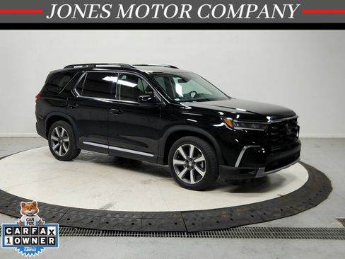 Used 2025 Honda Pilot Elite image 1