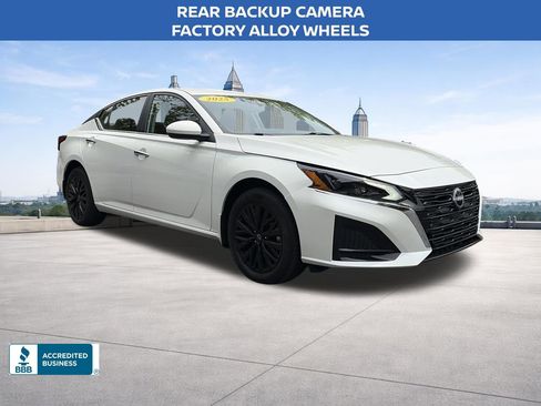 Used 2025 Nissan Altima 2.5 SV w/ SV Special Edition Package AWD/4WD image 7