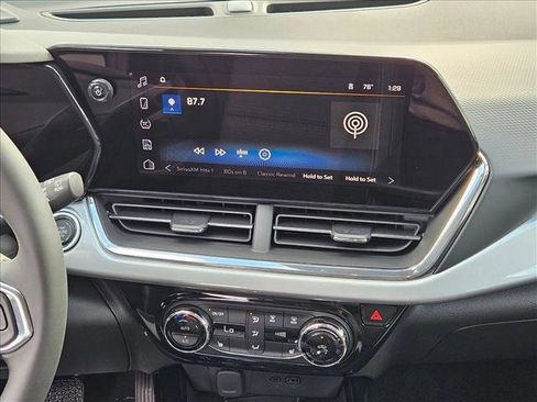 New 2026 Chevrolet Trax LT w/ Sunroof Package image 13