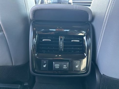 Certified 2021 Toyota Avalon Limited w/ Advanced Safety Package FWD image 17