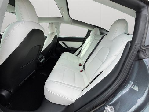Used 2019 Tesla Model 3 Long Range image 33