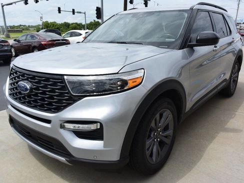 Used 2022 Ford Explorer XLT w/ Equipment Group 202A image 1