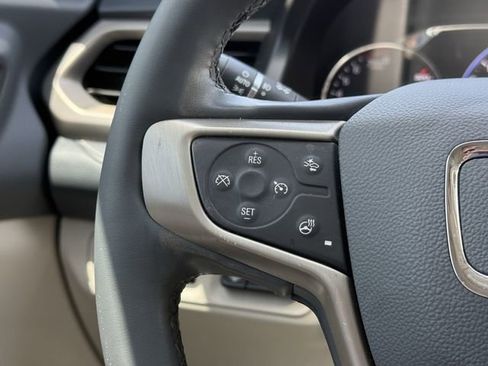 Used 2023 GMC Acadia Denali w/ Denali Ultimate Package FWD image 25