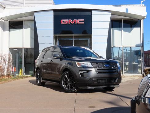 Used 2018 Ford Explorer XLT w/ Equipment Group 202A image 1