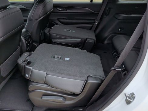 New 2025 Jeep Grand Cherokee L Altitude image 40