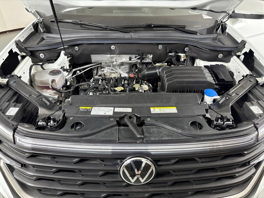 Used 2024 Volkswagen Atlas Cross Sport SE FWD image 47