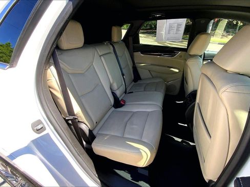 Used 2017 Cadillac XT5 Luxury w/ Driver Awareness Package image 24