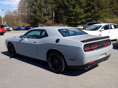 Used 2022 Dodge Challenger R/T Scat Pack image 6