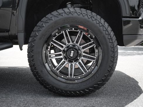 Used 2023 GMC Sierra 1500 AT4 w/ AT4 Preferred Package AWD/4WD image 13