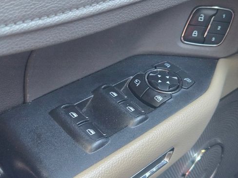 Used 2018 Ford Expedition XLT w/ Equipment Group 202A RWD image 8