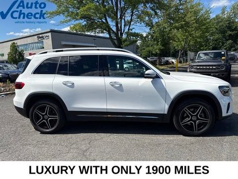 Used 2026 Mercedes-Benz GLB 250 4MATIC image 17