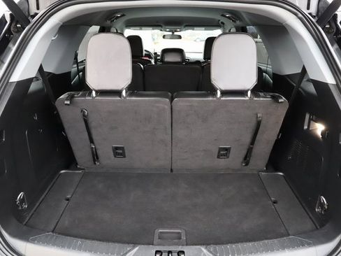 Used 2023 Ford Explorer XLT w/ Equipment Group 202A image 8