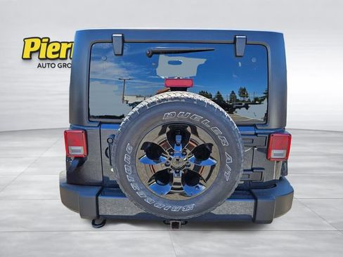 Used 2016 Jeep Wrangler Unlimited Sahara w/ Connectivity Group AWD/4WD image 5