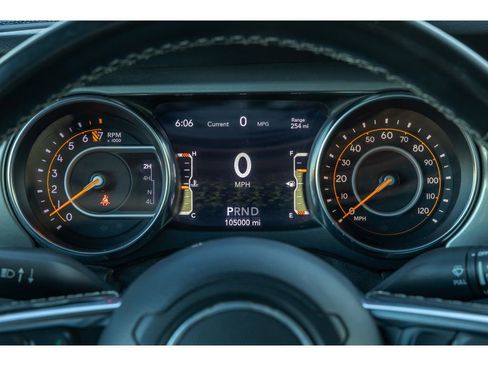 Used 2020 Jeep Gladiator Overland w/ Trailer Tow Package image 22