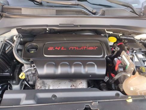 Used 2018 Jeep Compass Latitude w/ Cold Weather Group image 23