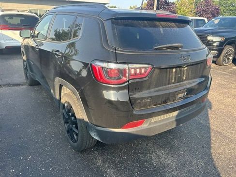 Used 2022 Jeep Compass Latitude AWD/4WD image 2