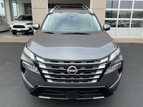 Used 2025 Nissan Rogue Platinum AWD/4WD image 2