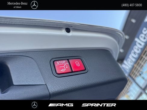 Used 2022 Mercedes-Benz GLC 300 4MATIC image 8