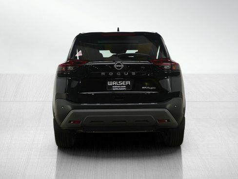 Used 2023 Nissan Rogue SV w/ SV Premium B Package image 5