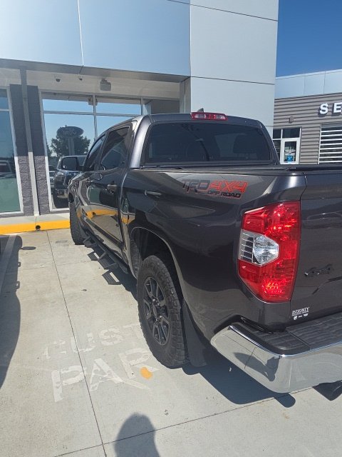 Used 2020 Toyota Tundra SR5 w/ SR5 Upgrade Package AWD/4WD image 39