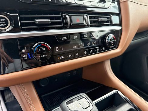 Certified 2023 Nissan Pathfinder Platinum AWD/4WD image 39