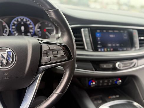 Used 2024 Buick Enclave Premium image 8