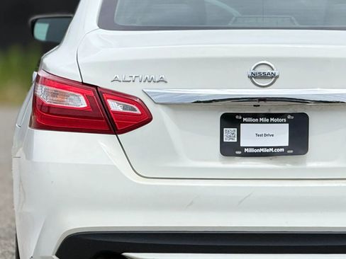 Used 2017 Nissan Altima 2.5 S w/ Power Driver Seat Package FWD image 12