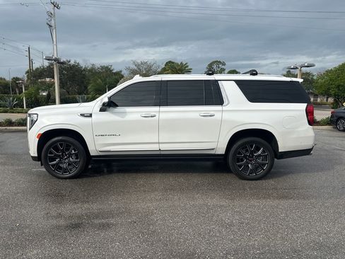 Used 2024 GMC Yukon XL Denali w/ Denali Reserve Package image 11