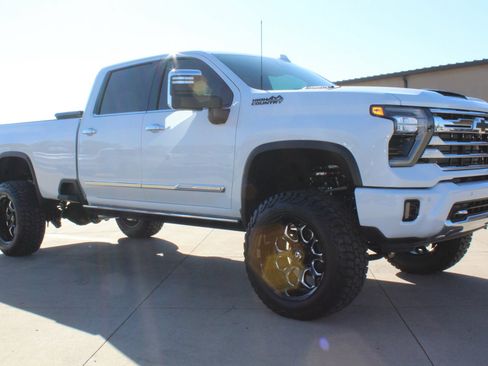 Used 2026 Chevrolet Silverado 3500 High Country w/ High Country Premium Package image 14