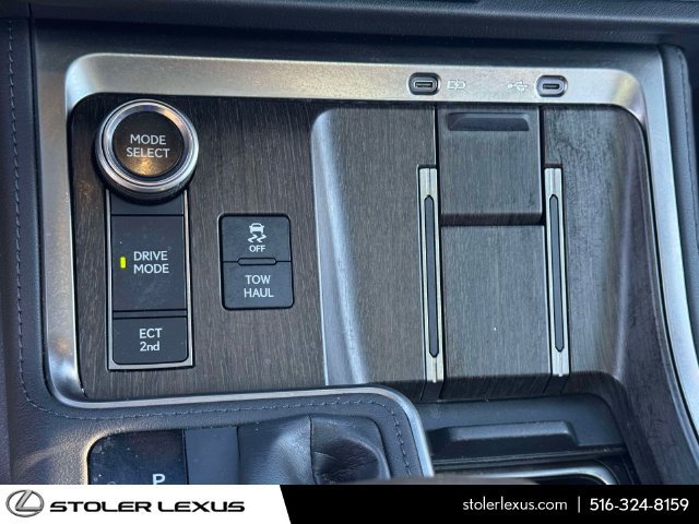 Used 2024 Lexus GX 550 w/ Accessory Package (2T) AWD/4WD image 35
