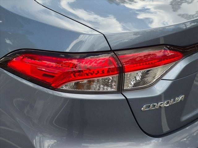 Used 2022 Toyota Corolla LE FWD image 11