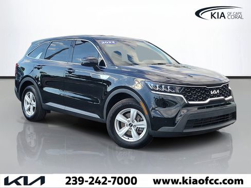 Certified 2022 Kia Sorento LX image 1