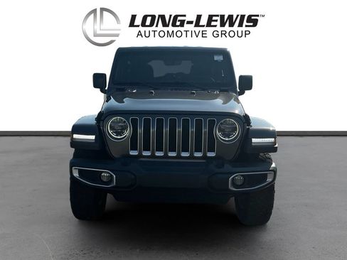 Used 2018 Jeep Wrangler Unlimited Sahara AWD/4WD image 11