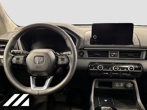 Used 2025 Honda Pilot Touring image 25
