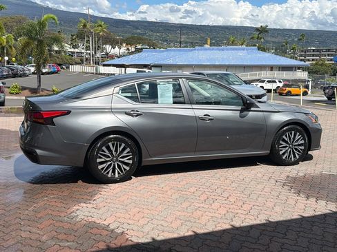 Used 2024 Nissan Altima 2.5 SV image 5