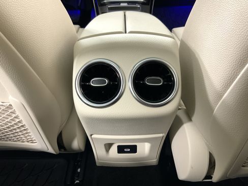 Used 2025 Mercedes-Benz CLA 250 4MATIC image 33