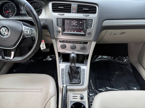 Used 2015 Volkswagen Golf SE w/ Lighting Package image 11