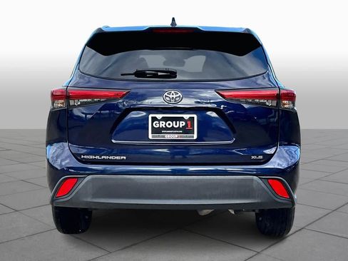 Used 2022 Toyota Highlander XLE image 4