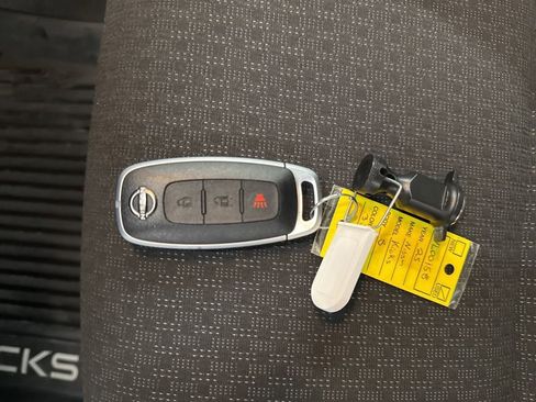 Certified 2025 Nissan Kicks S image 31