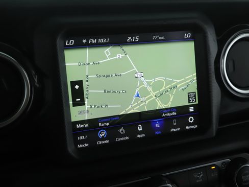 Used 2022 Jeep Wrangler Unlimited Sahara AWD/4WD image 12