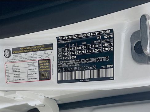 Used 2025 Mercedes-Benz GLC 300 4MATIC image 29