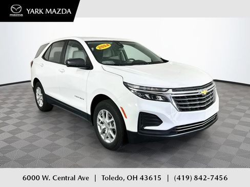 Used 2024 Chevrolet Equinox LS w/ LS Convenience Package AWD/4WD image 1