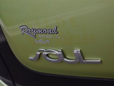 Used 2016 Kia Soul + image 15