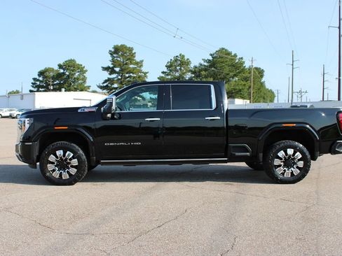 Used 2025 GMC Sierra 2500 Denali w/ Denali Reserve Package AWD/4WD image 3