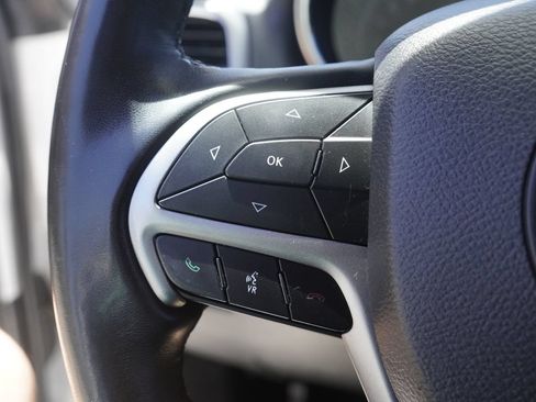 Used 2021 Jeep Grand Cherokee Laredo X RWD image 12