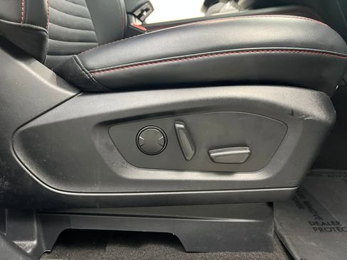 Used 2025 Ford Explorer ST-Line w/ ST-Line Street Pack image 26