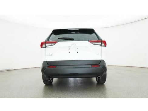 Used 2025 Toyota RAV4 LE FWD image 28